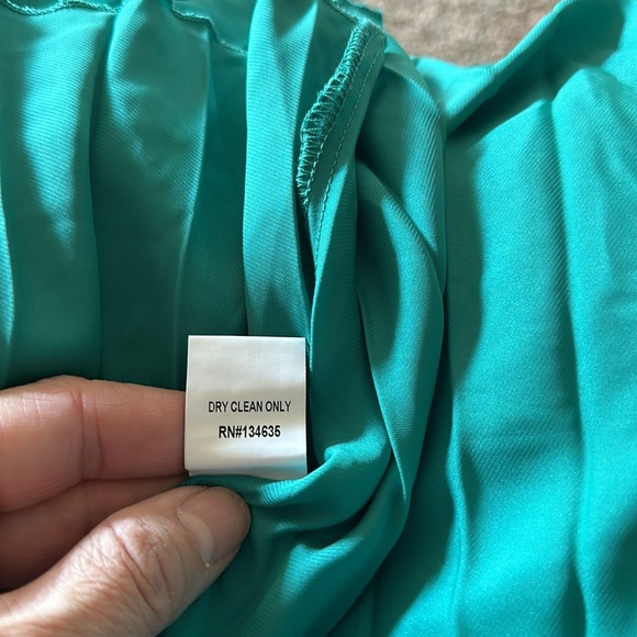 Minuet Sienna Silky Satin Pleated Emerald Aqua Green Open Tie Back Maxi Dress - Picture 9 of 10